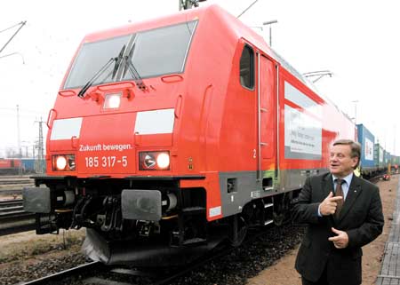 DB Train carrying containers from Beijing to Hamburg