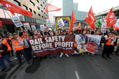 Demonstration at Lille outside European Rail Agency